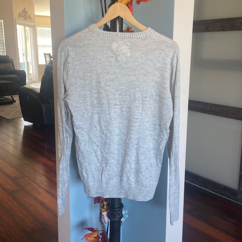 Hollister California Long Sleeve V Neck - Picture 2 of 4